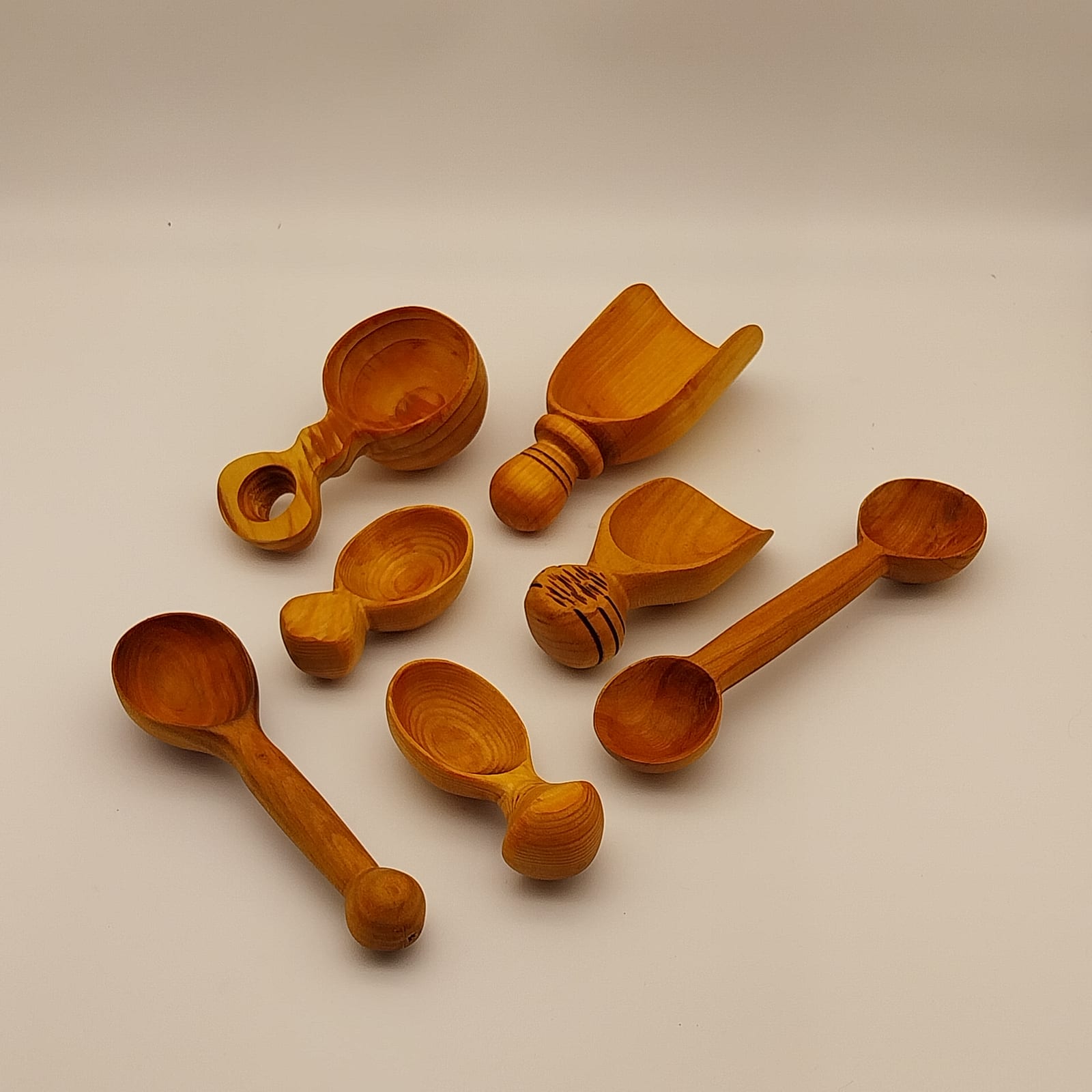 Palette e cucchiaini — cucchiai in legno tornito a mano, legni vari